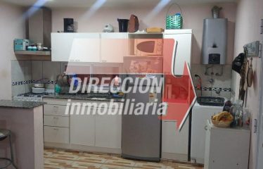 B° INDEPENDENCIA – CASA DOBLE GARAJ. Y PILETA APTA CREDITO – HUGO DEL CARRIL